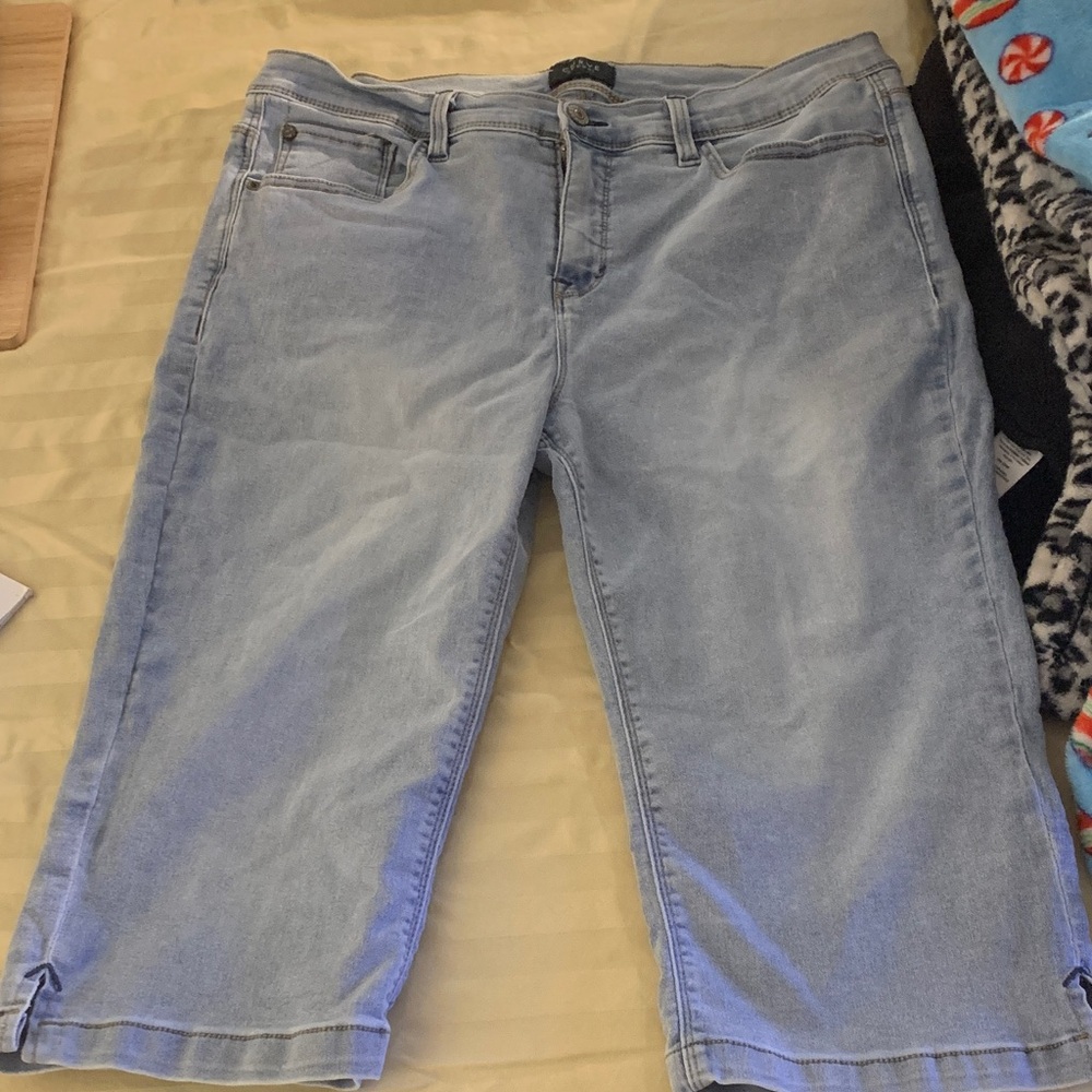 Casual Light Blue Cropped Women's Jeans